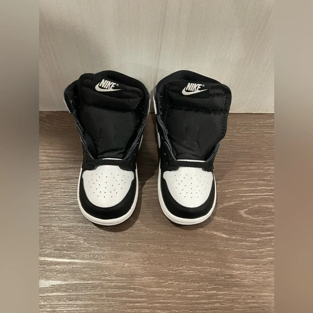 Jordan 1 Retro High OG Black White (TD) - Picture 3 of 9